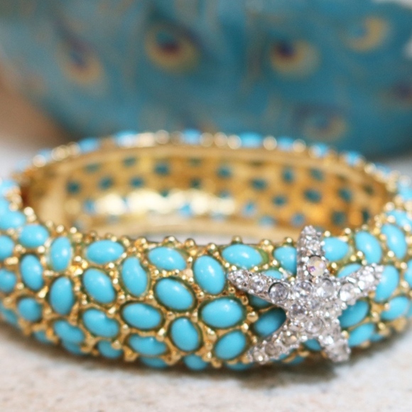 ⚜️ Vintage Kenneth Jay Lane Crystal Starfish Turquoise Cabochon Bracelet - Picture 3 of 16